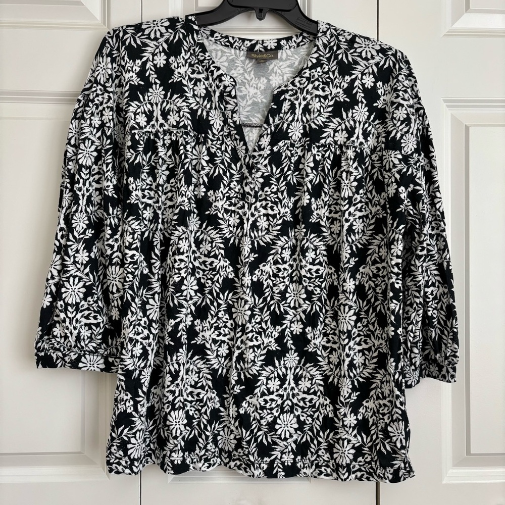 Black and White Floral Women's Top